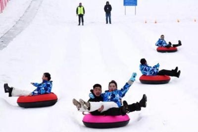 【?？怠棵坊ㄕ?親子滑雪一日游